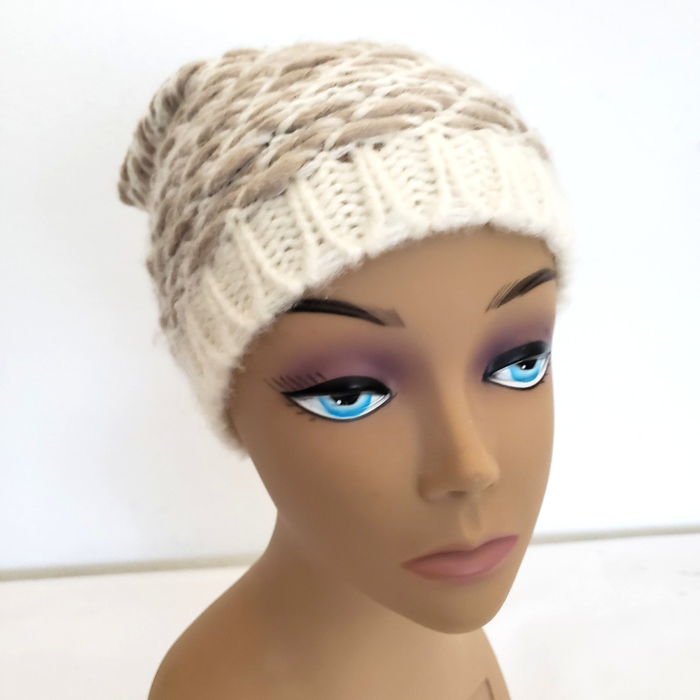 NEW!! Mixit Womens Knit Beanie Hat Beige White Fleece Winter Snow Caps Gifts